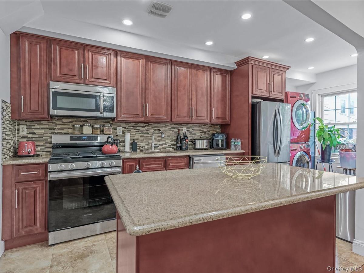 #7 photo, 17209 Sayres Avenue, Jamaica , NY 11433