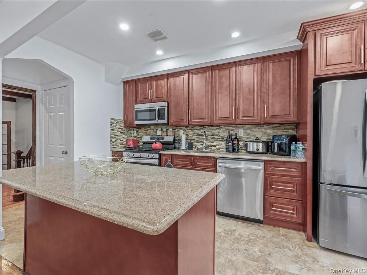 #8 photo, 17209 Sayres Avenue, Jamaica , NY 11433