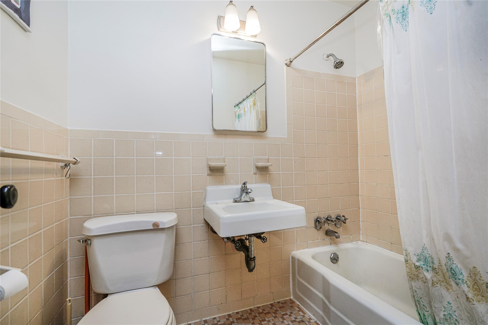 #18 photo, 2928 West 5th, Brooklyn , NY 11224