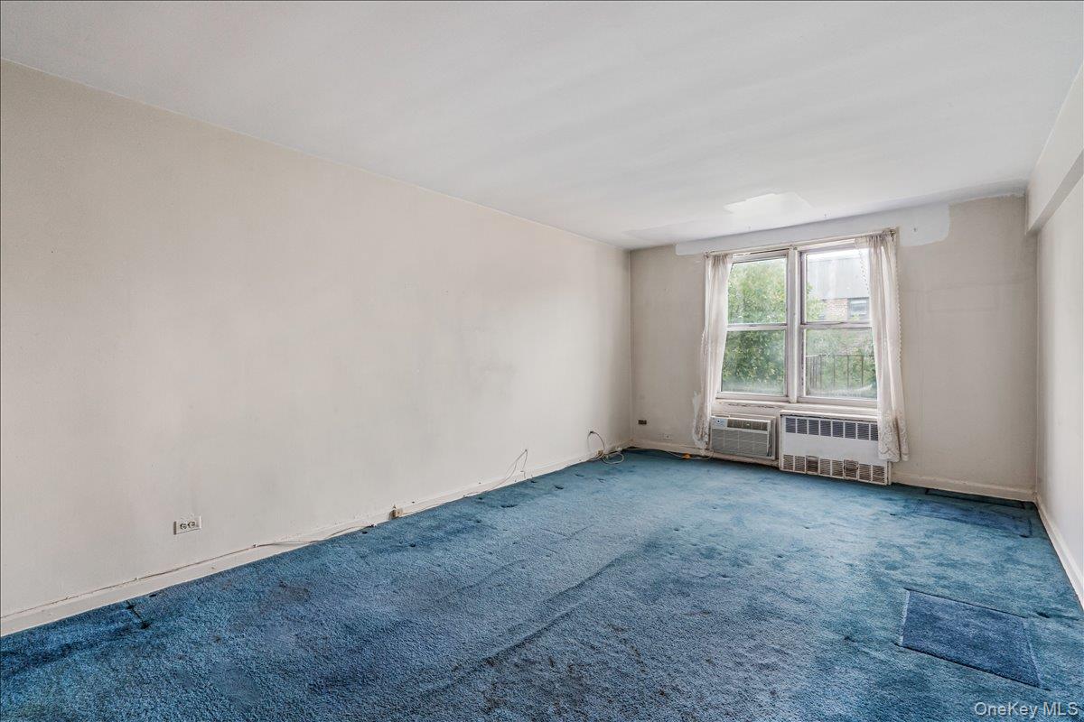 #3 photo, 84-20 51st Avenue, एल्महर्स्ट Elmhurst , NY 11373