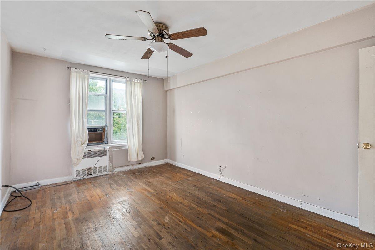 #5 photo, 84-20 51st Avenue, एल्महर्स्ट Elmhurst , NY 11373