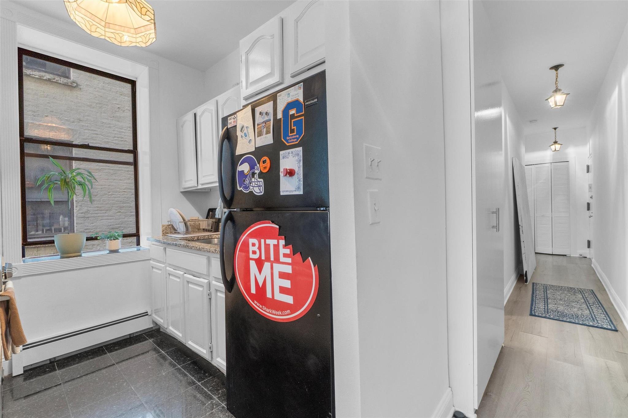 #10 photo, 178 E 2, New York (Manhattan) , NY 10009