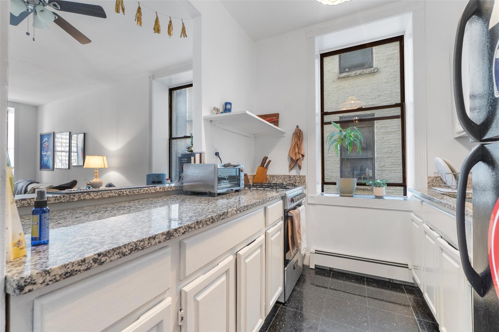 #11 photo, 178 E 2, New York (Manhattan) , NY 10009