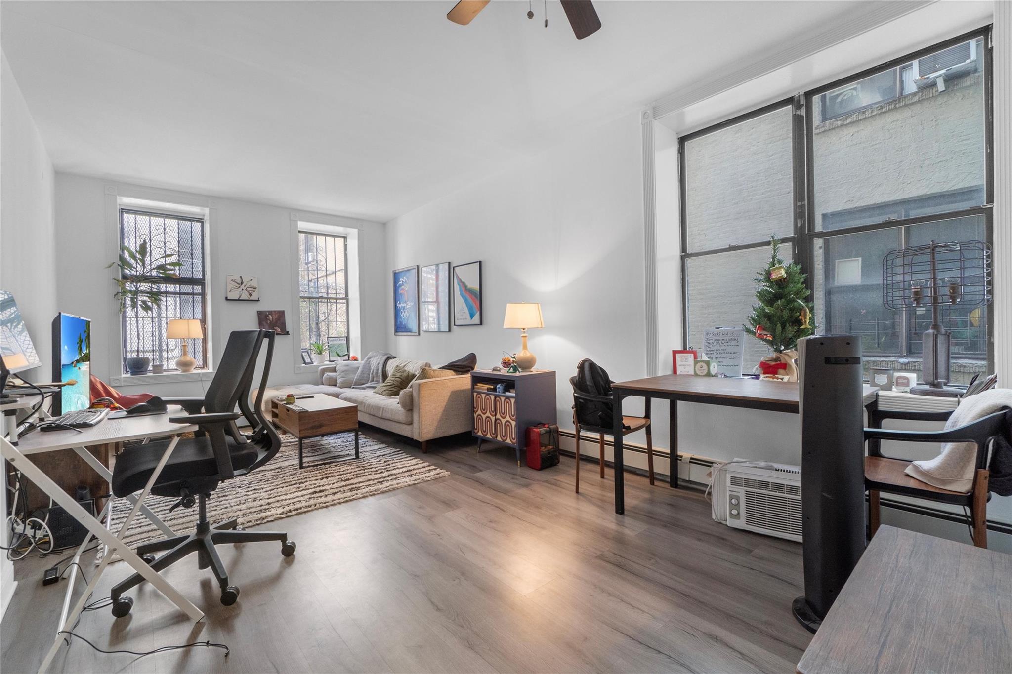 #18 photo, 178 E 2, New York (Manhattan) , NY 10009