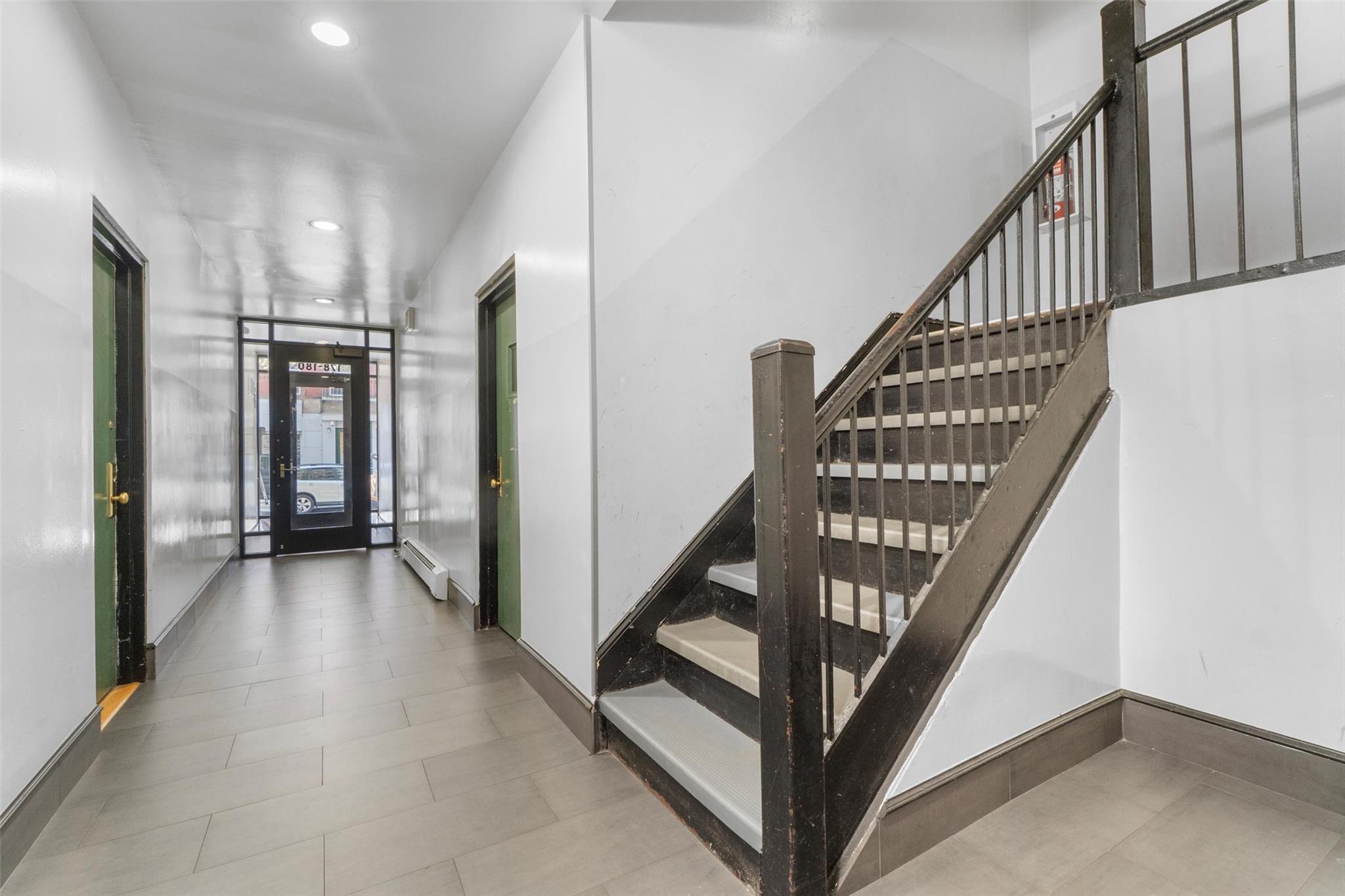 #7 photo, 178 E 2, New York (Manhattan) , NY 10009