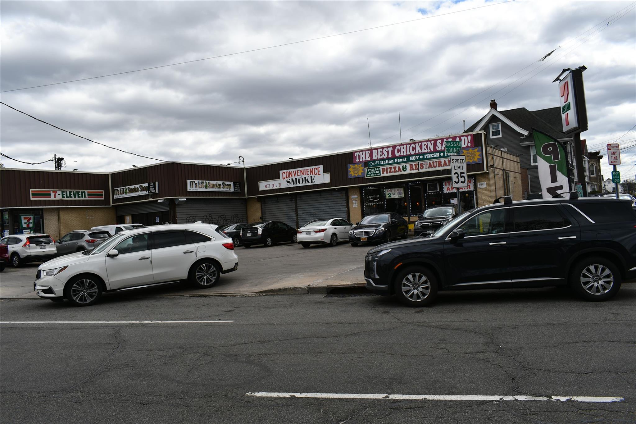 #6 photo, 225-02-06-08-10-12-14 Jericho Turnpike, ナッソー郡 Bellerose , NY 11101