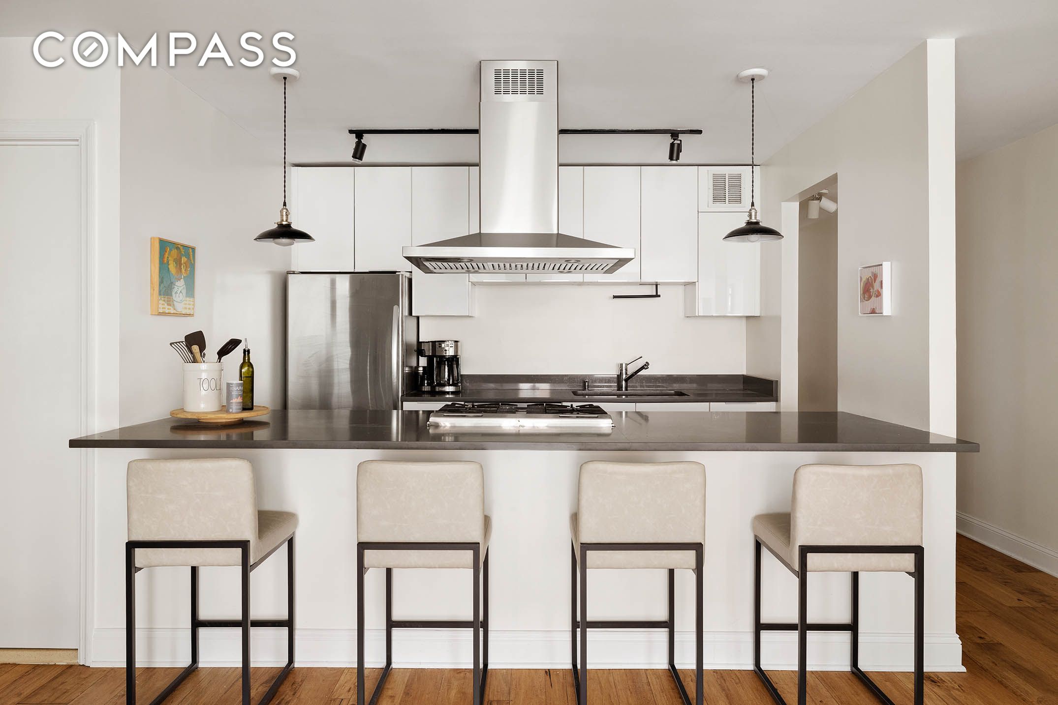 #3 photo, 222 W 14th Street, West Village , NY 10011