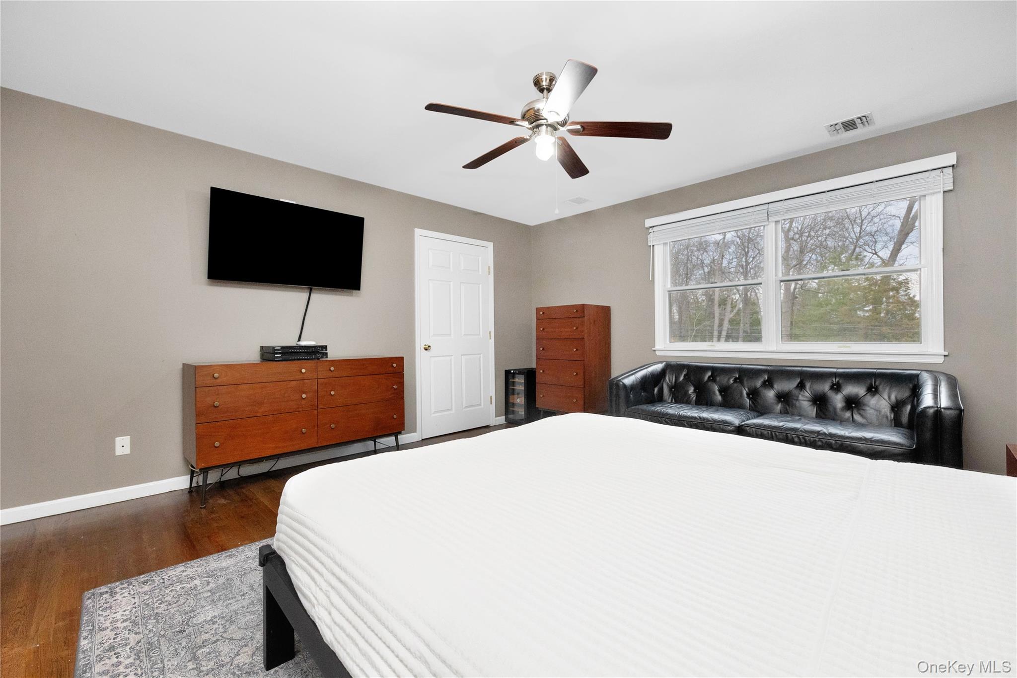 #14 photo, 110 Saint Marks Lane, Islip , NY 11751