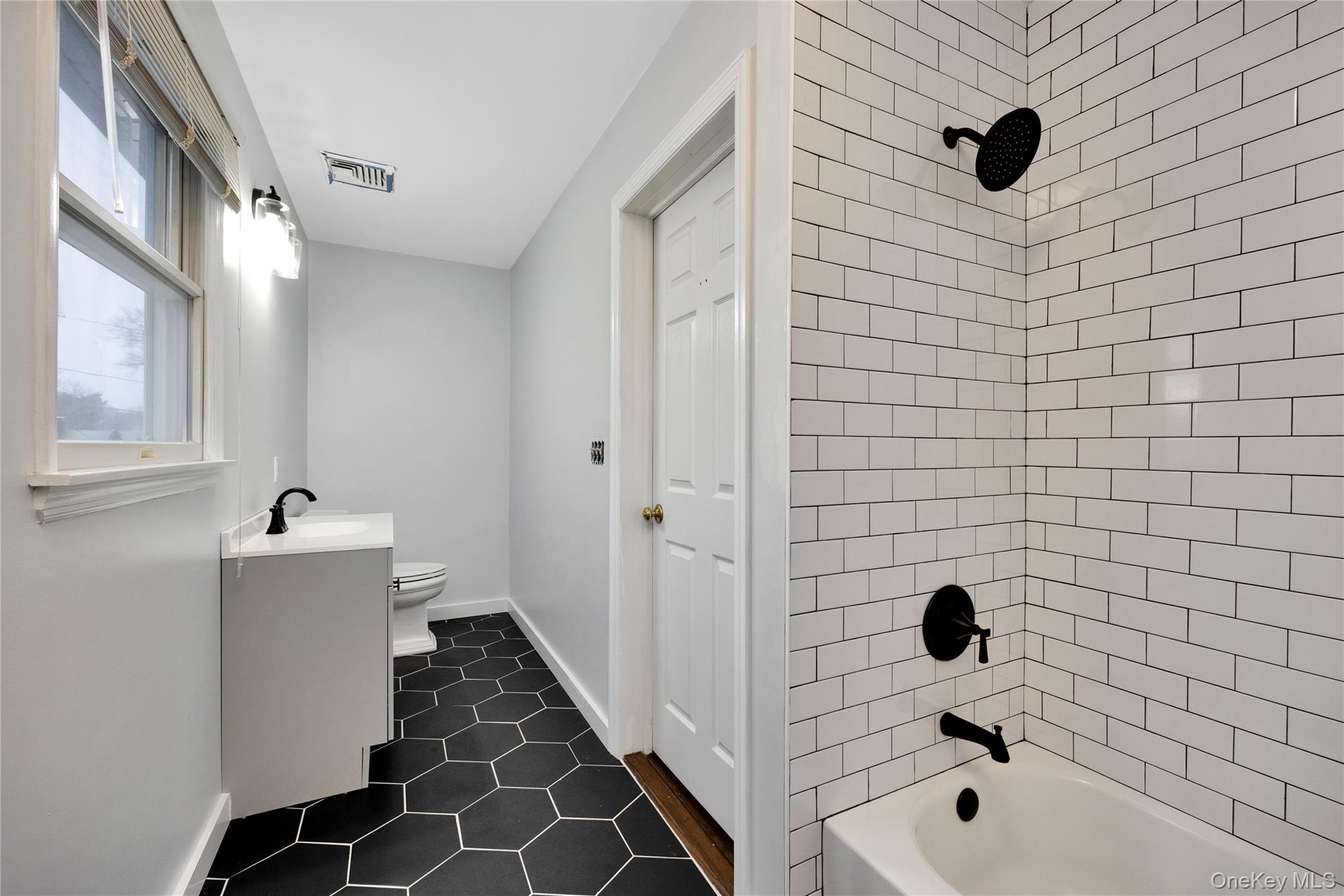 #16 photo, 110 Saint Marks Lane, Islip , NY 11751