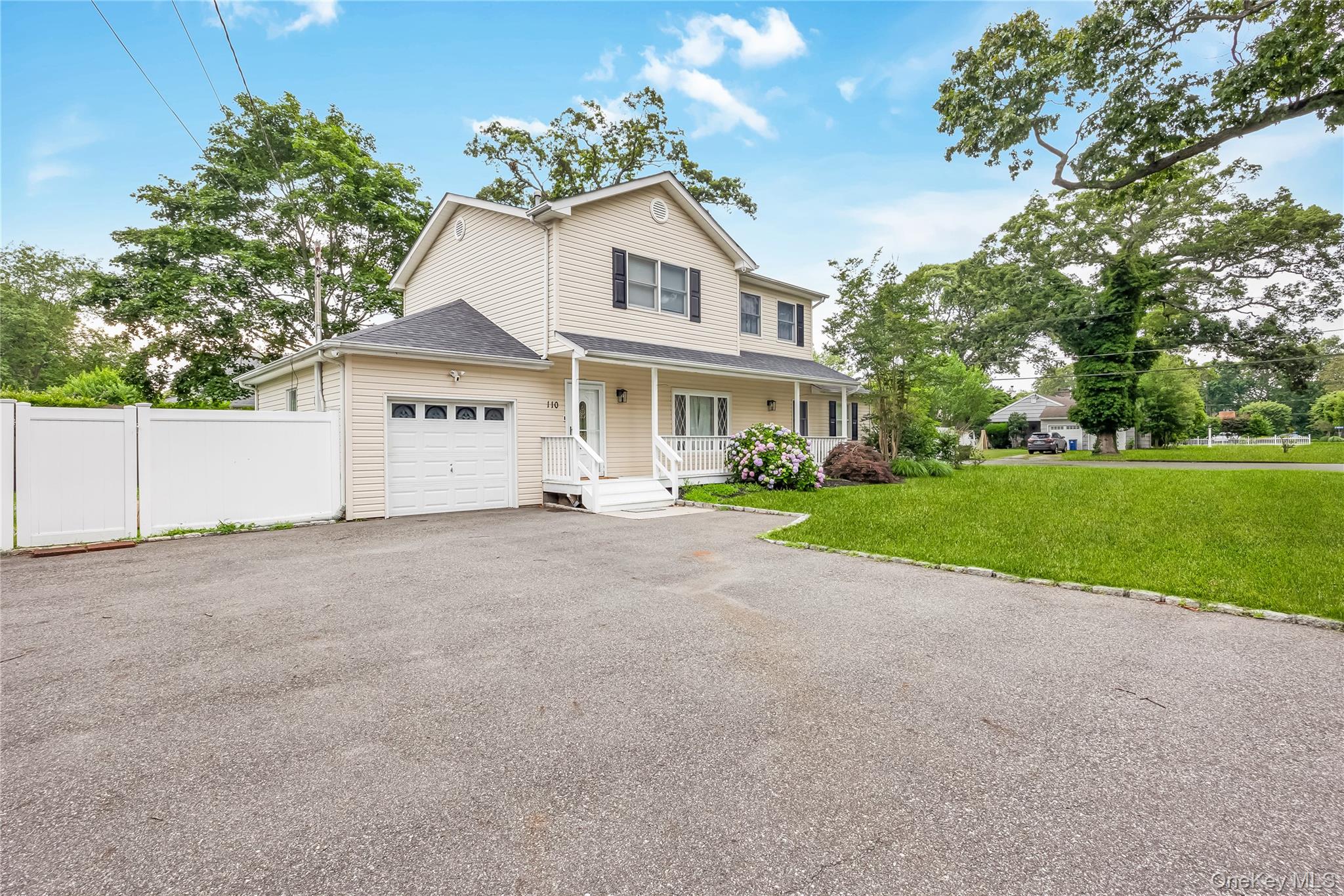 #17 photo, 110 Saint Marks Lane, Islip , NY 11751