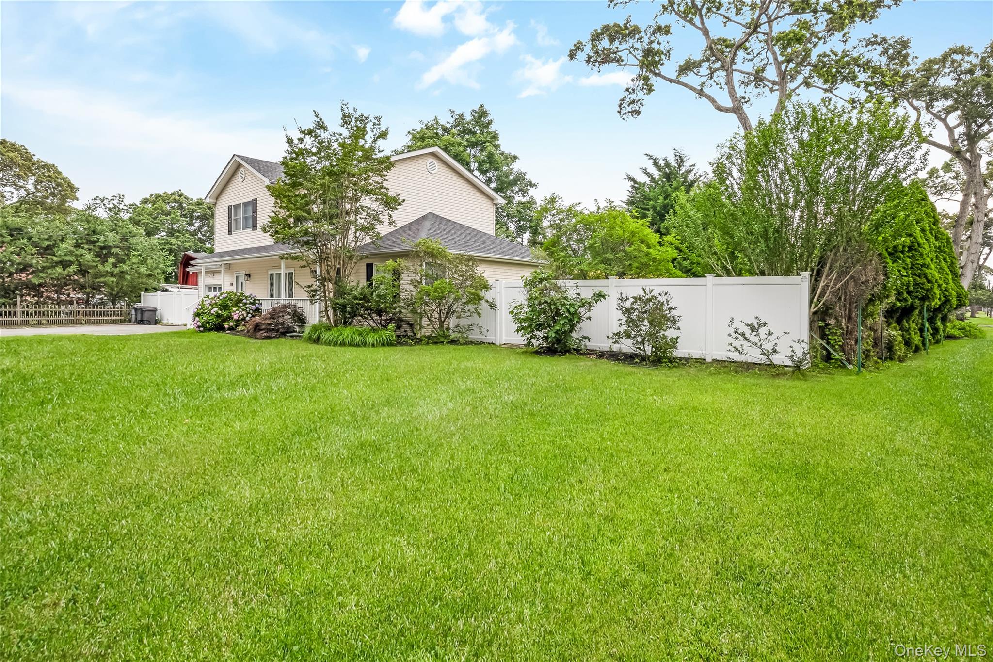 #18 photo, 110 Saint Marks Lane, Islip , NY 11751
