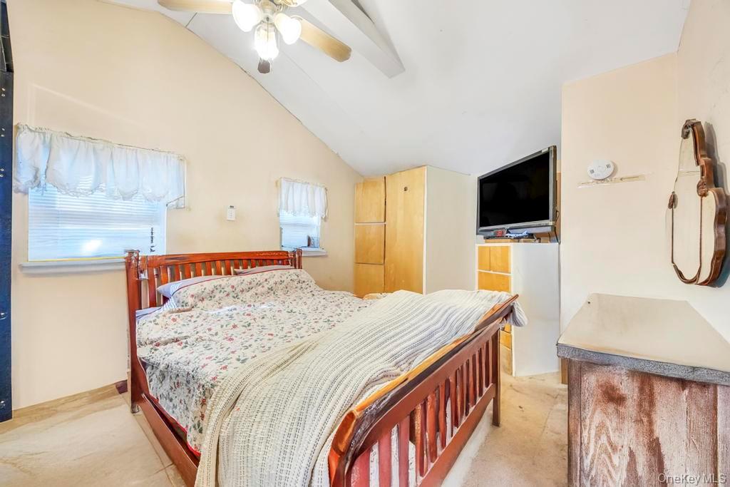 #10 photo, 14 Urn Court, Brentwood , NY 11717