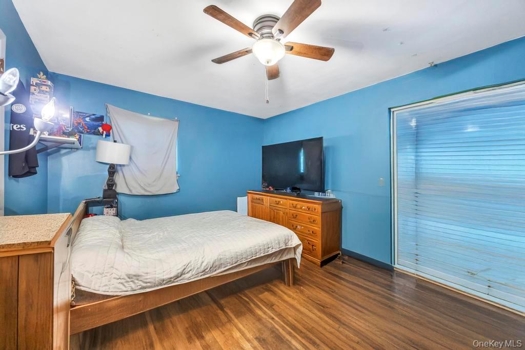 #13 photo, 14 Urn Court, Brentwood , NY 11717