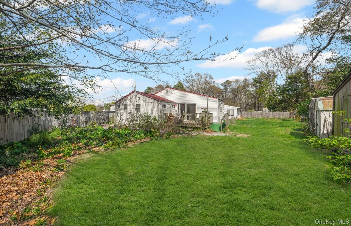 #19 photo, 14 Urn Court, Brentwood , NY 11717