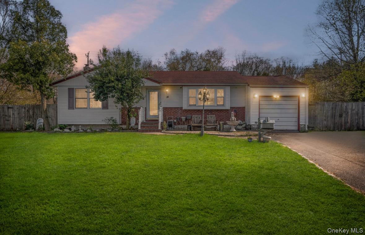 #2 photo, 14 Urn Court, Brentwood , NY 11717