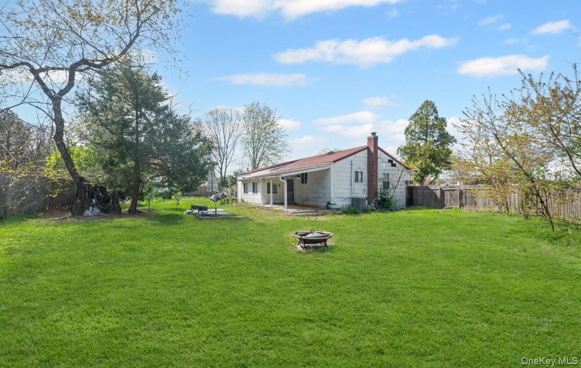 #20 photo, 14 Urn Court, Brentwood , NY 11717