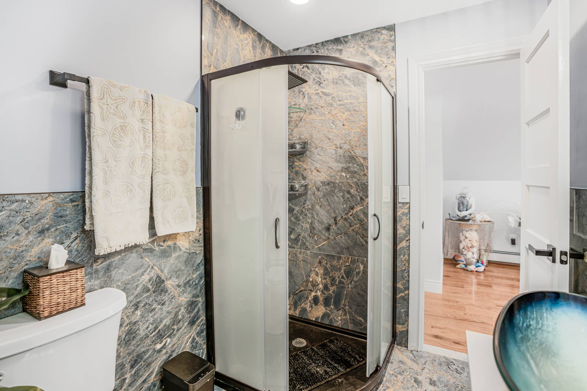 #12 photo, 8300 Main Road, East Marion , NY 11939