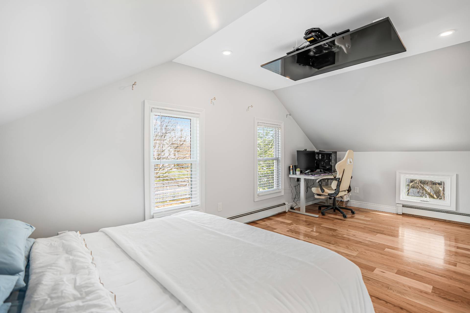 #14 photo, 8300 Main Road, East Marion , NY 11939