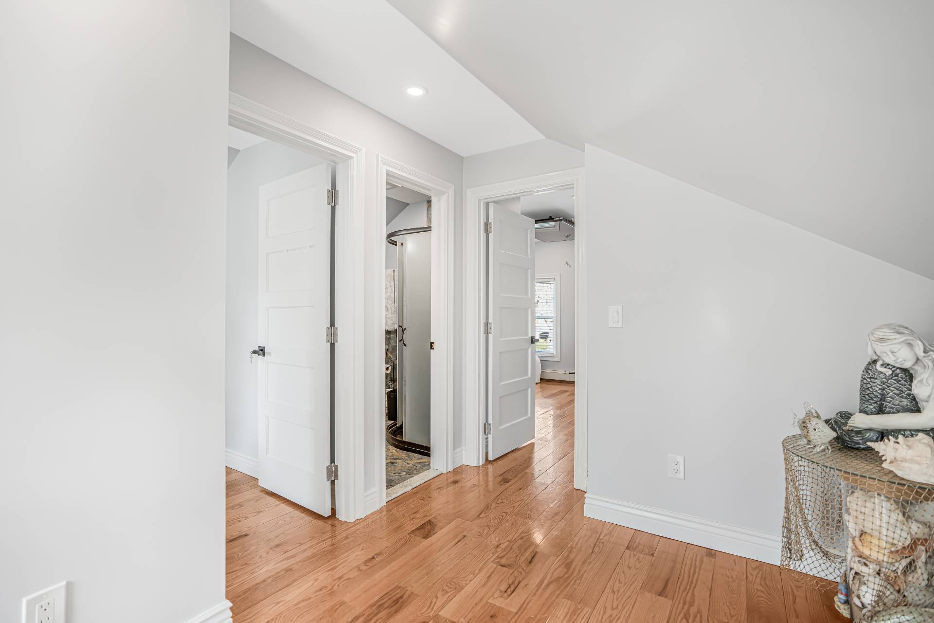 #15 photo, 8300 Main Road, East Marion , NY 11939