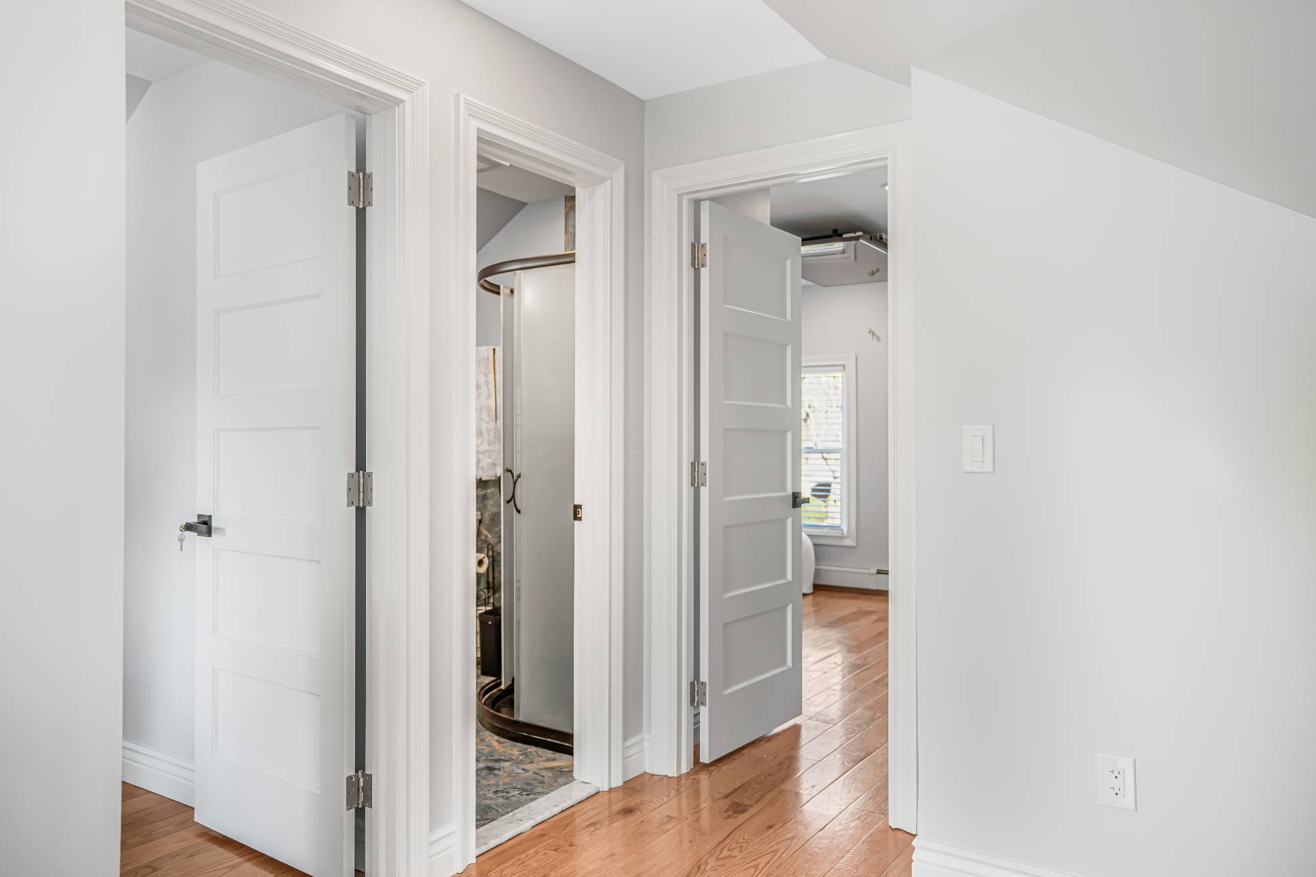 #16 photo, 8300 Main Road, East Marion , NY 11939