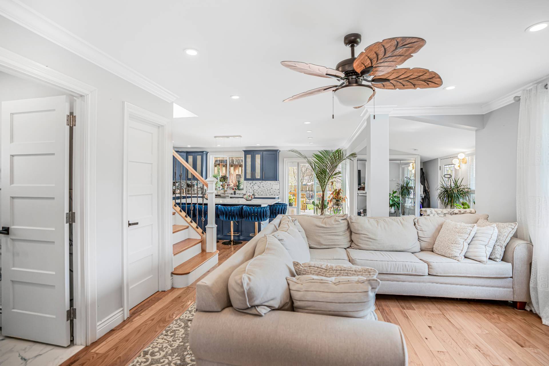 #19 photo, 8300 Main Road, East Marion , NY 11939