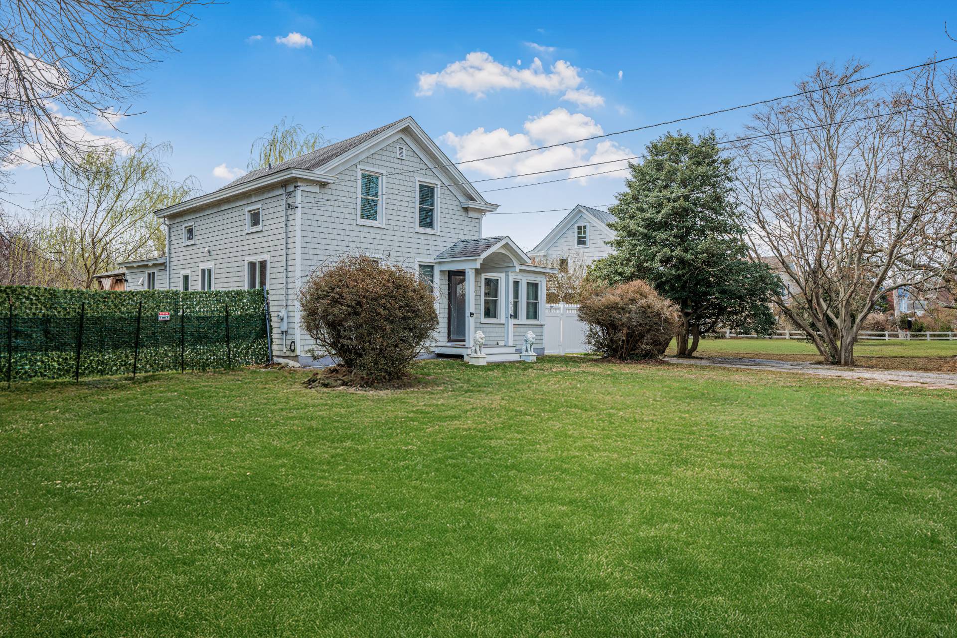 #23 photo, 8300 Main Road, East Marion , NY 11939