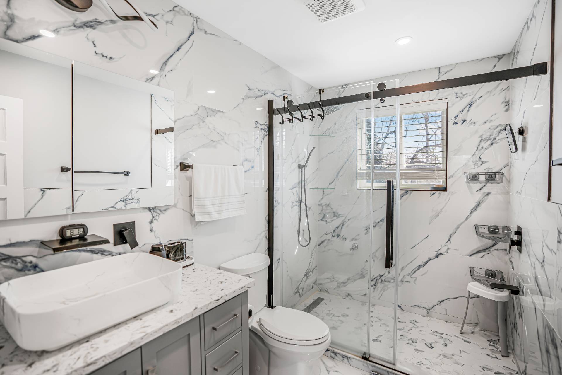 #9 photo, 8300 Main Road, East Marion , NY 11939