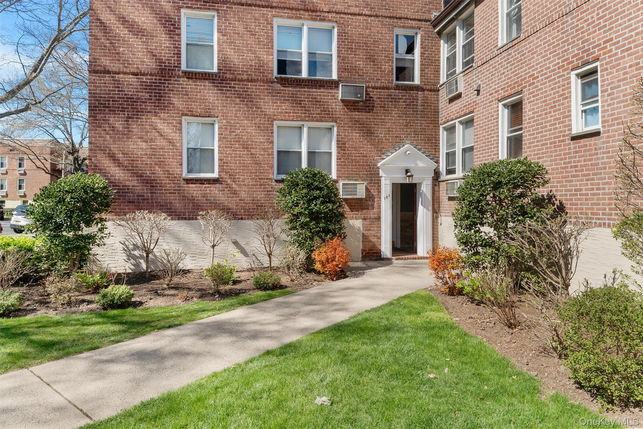 #4 photo, 703 Palmer Court, Mamaroneck , NY 10543