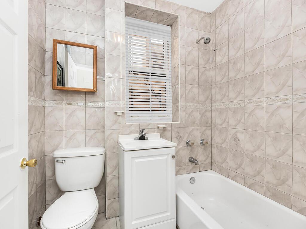 #4 photo, 756 E 225th Street, Bronx , NY 10466