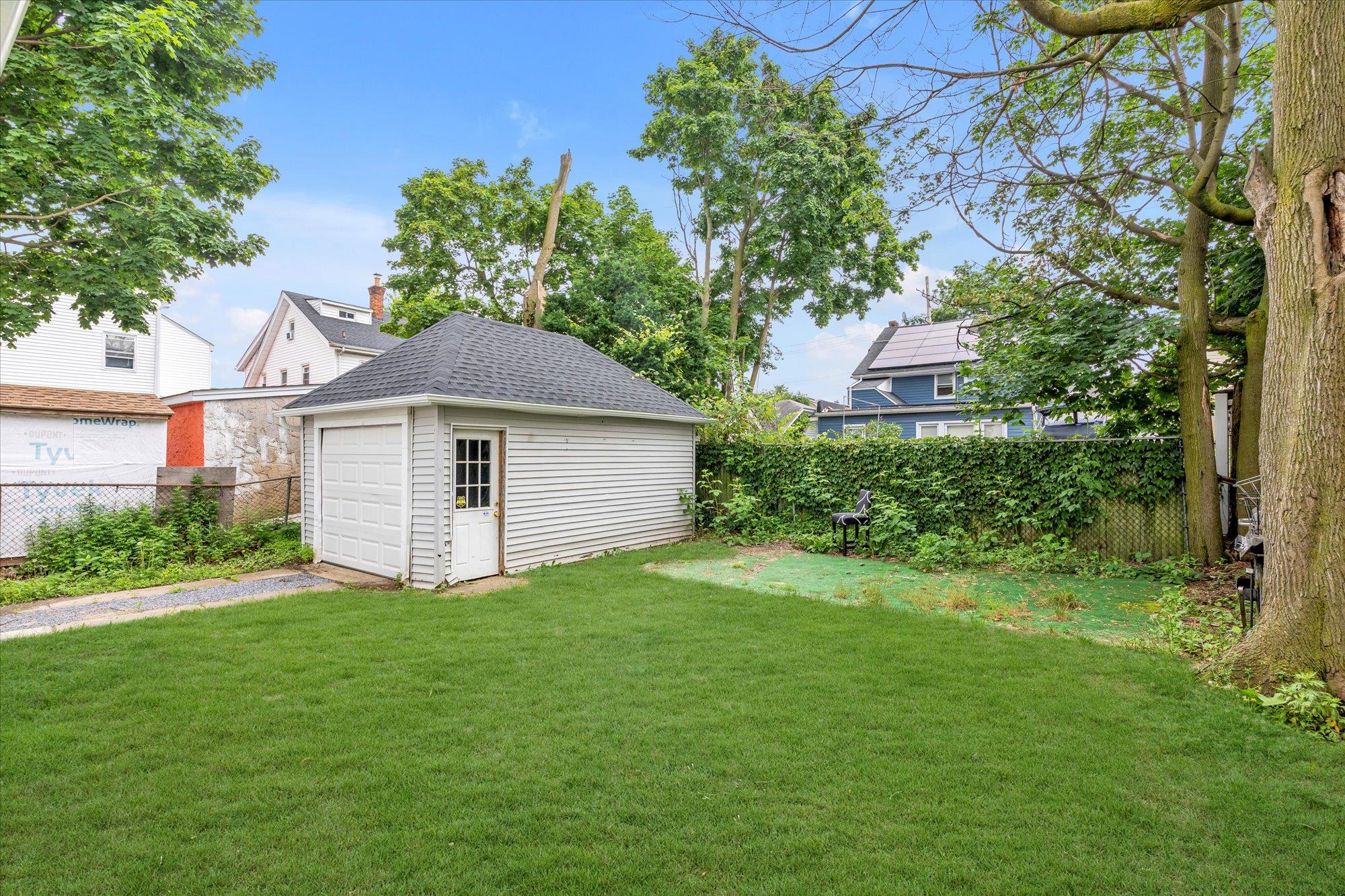 #19 photo, 30 Burr Avenue, Hempstead , NY 11550