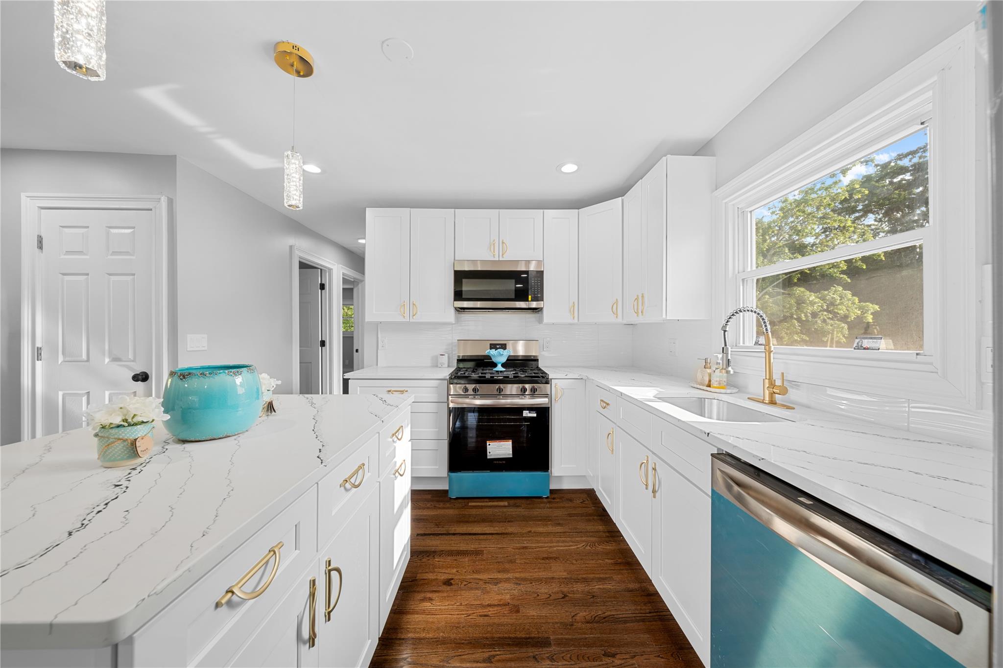 #2 photo, 38 Moffitt Boulevard, East Islip , NY 11730