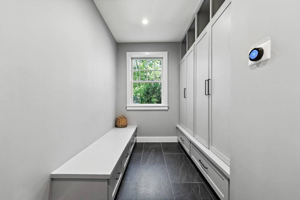 #38 photo, 97 Oak Lane, Amagansett , NY 11937