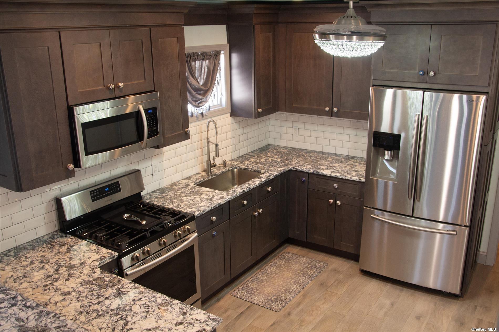 #5 photo, 74 Wisconsin Street, ナッソー郡 Long Beach , NY 11561