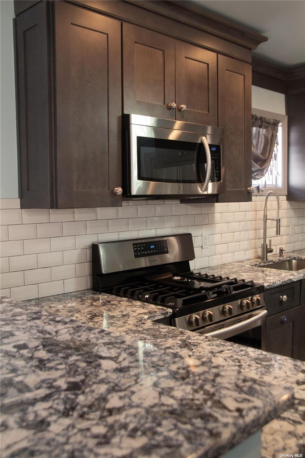 #8 photo, 74 Wisconsin Street, ナッソー郡 Long Beach , NY 11561