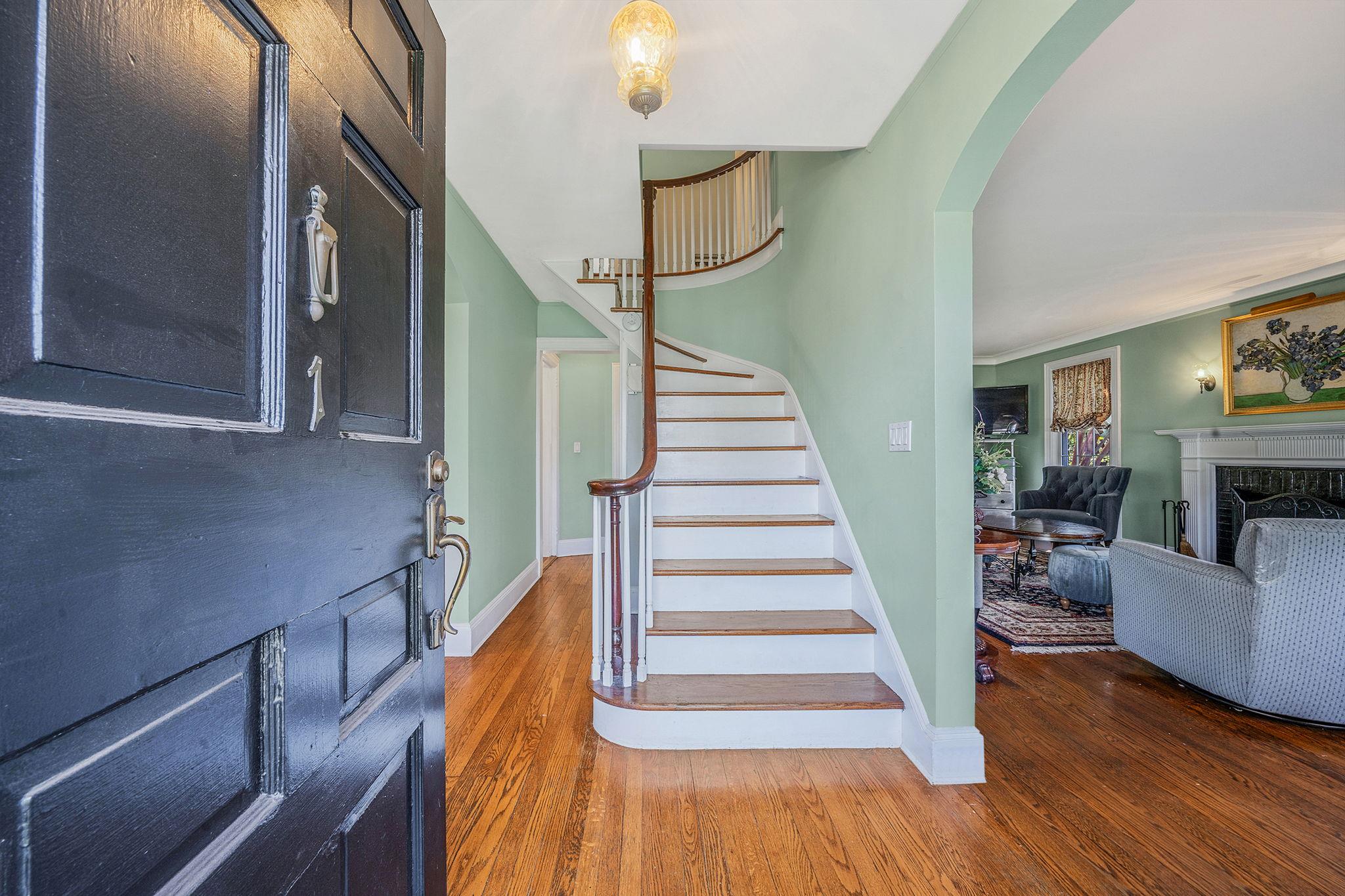 #5 photo, 1 Prospect Avenue, Garden City , NY 11530