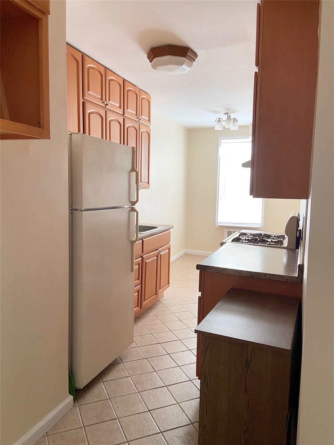 #7 photo, 84-20 51 Avenue, クイーンズ区 Elmhurst , NY 11373