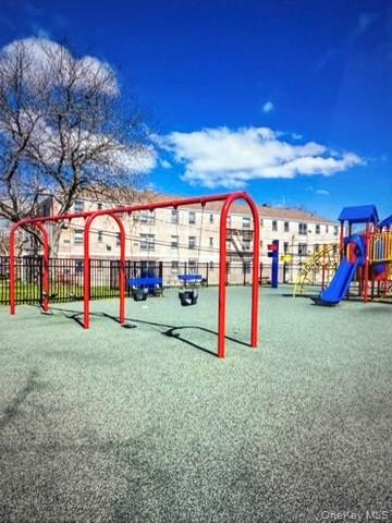 #17 photo, 23 West Mill Drive, Great Neck , NY 11021