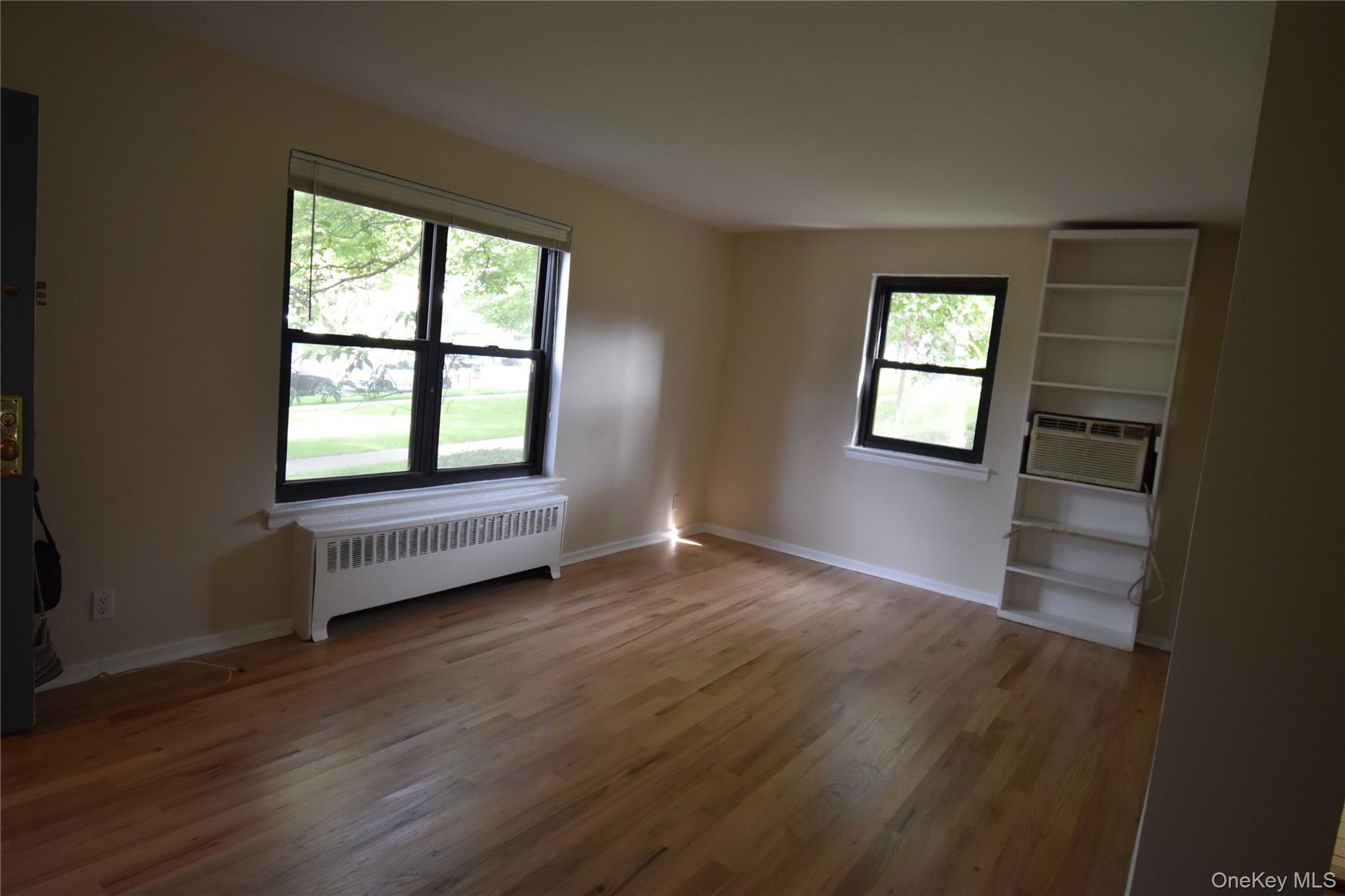 #4 photo, 23 West Mill Drive, Great Neck , NY 11021