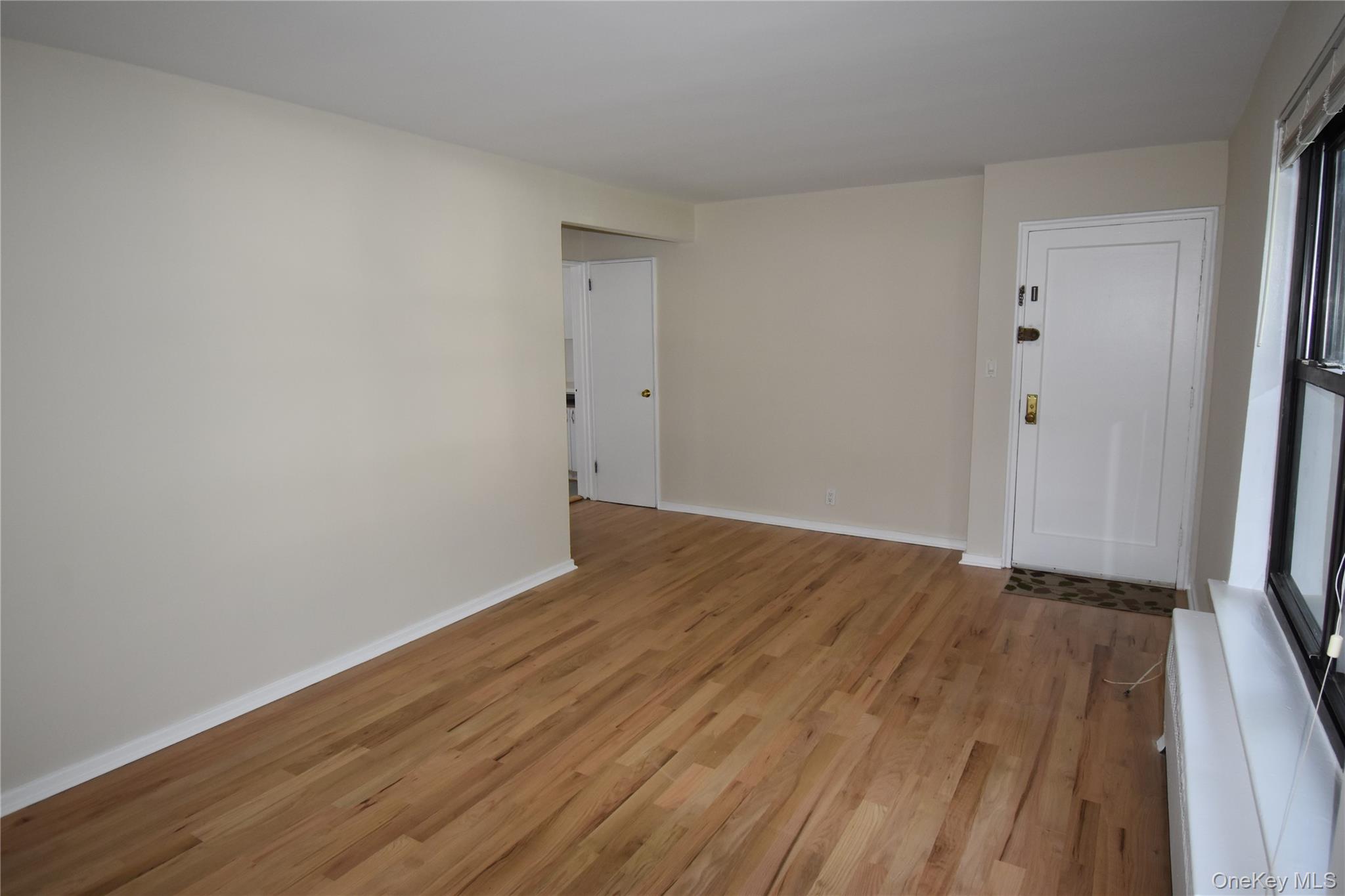 #6 photo, 23 West Mill Drive, Great Neck , NY 11021