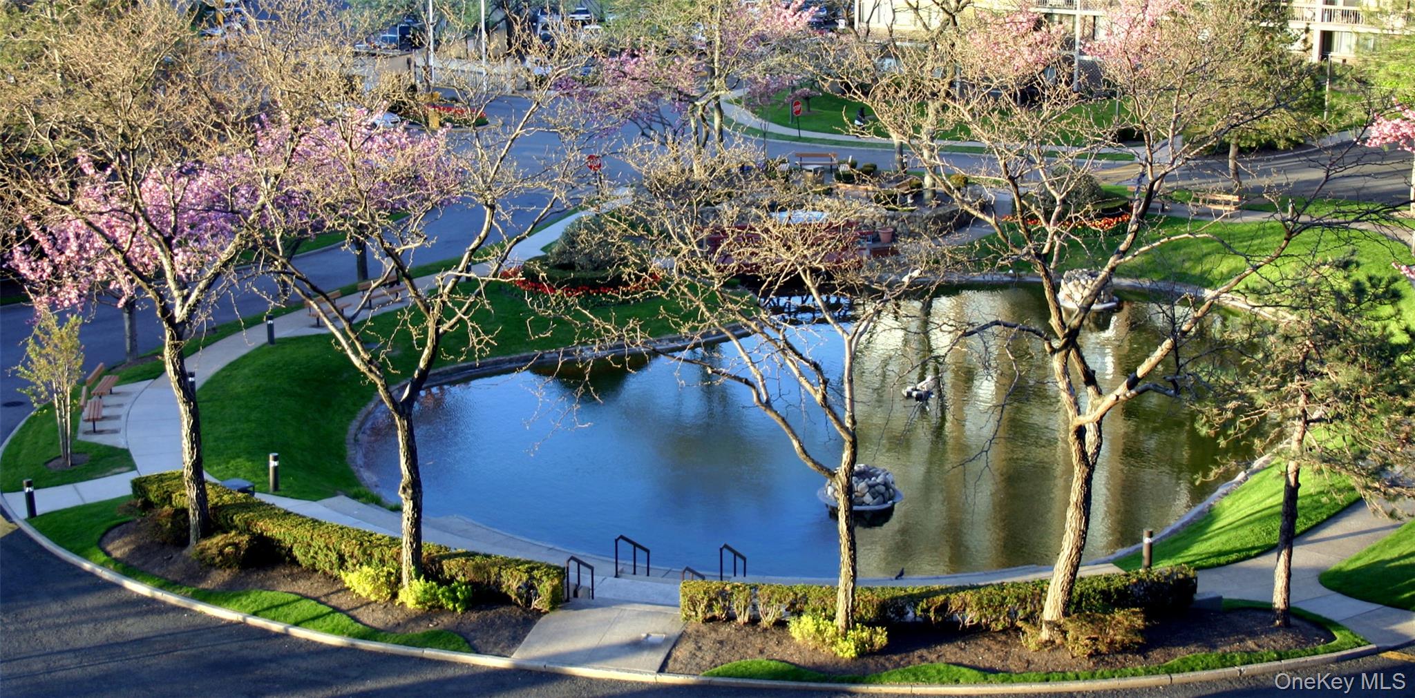 #19 photo, 2 Bay Club Drive, كوينز Bayside , NY 11360