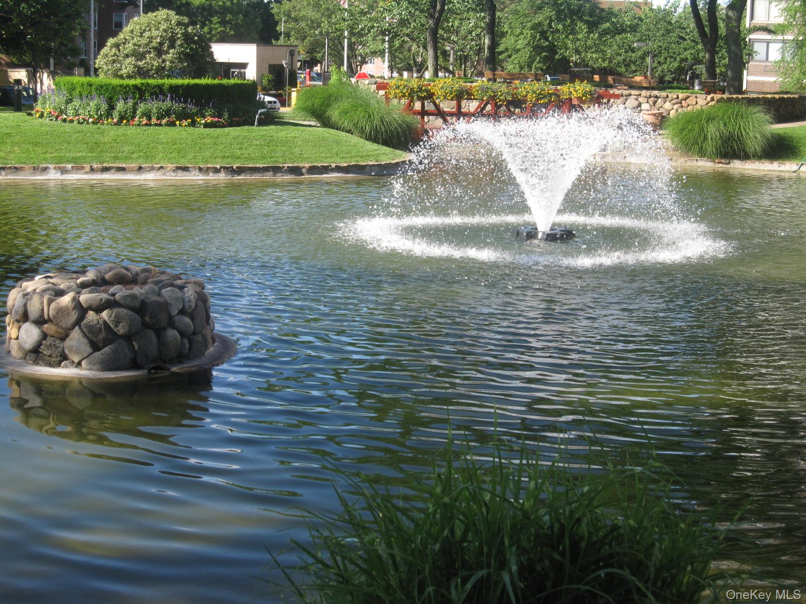 #20 photo, 2 Bay Club Drive, كوينز Bayside , NY 11360