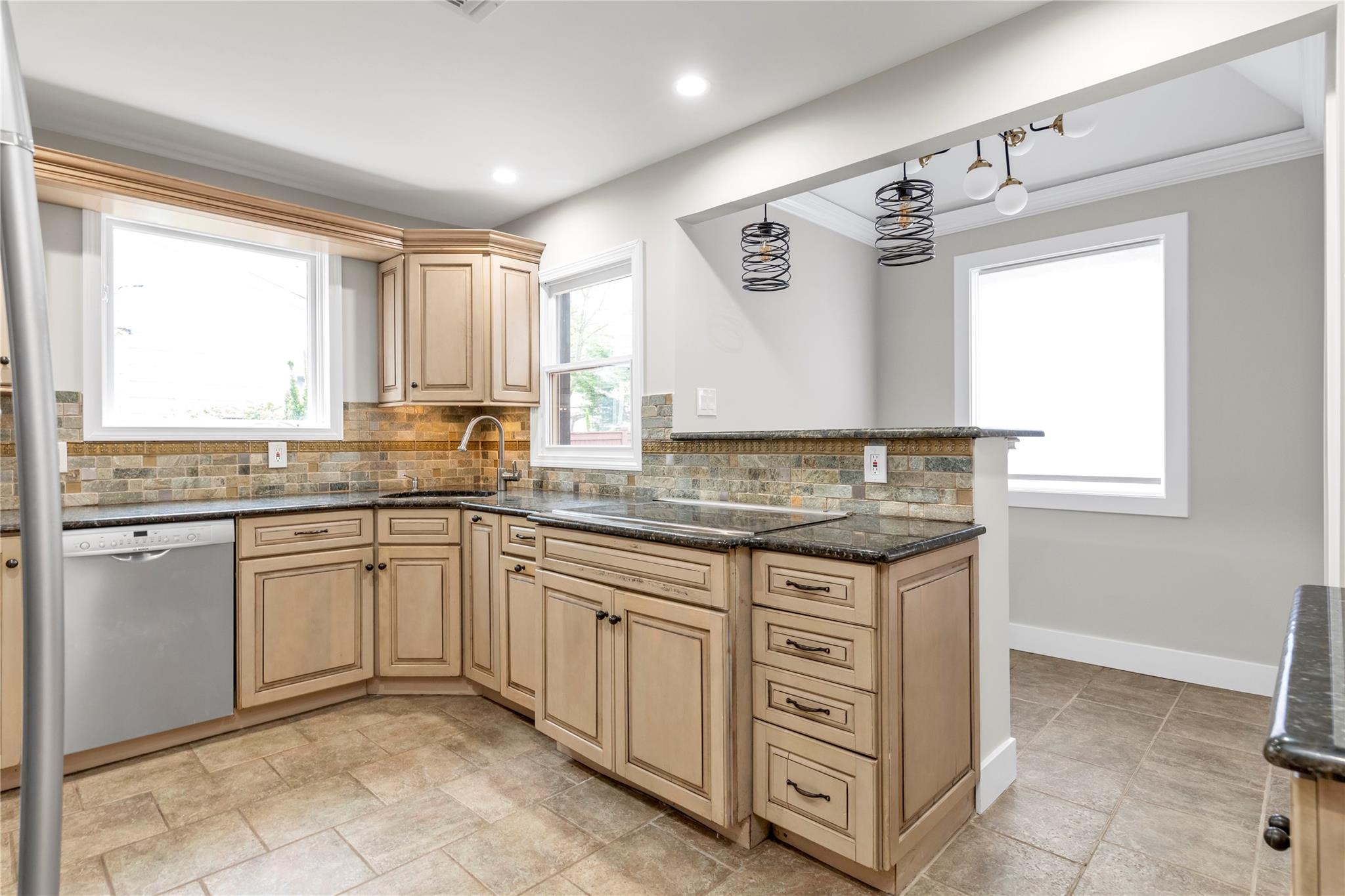 #8 photo, 14 Dover Court, ナッソー郡 Rockville Centre , NY 11570