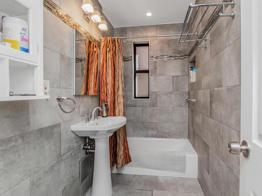 #6 photo, 640 W 239 Street, 布朗士 Bronx , NY 10463