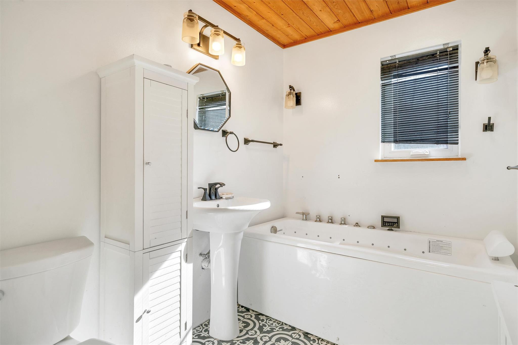 #17 photo, 39 Meadowlark Lane, 纽约州 Woodridge , NY 12789