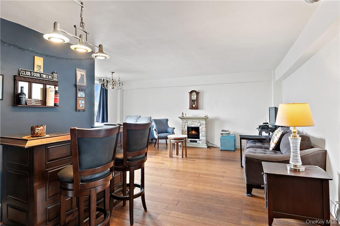 #4 photo, 4320 Van Cortlandt Park East, ブロンクス区 Bronx , NY 10470