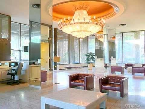 #8 photo, 110-11 Queens Boulevard, クイーンズ区 Forest Hills , NY 11375