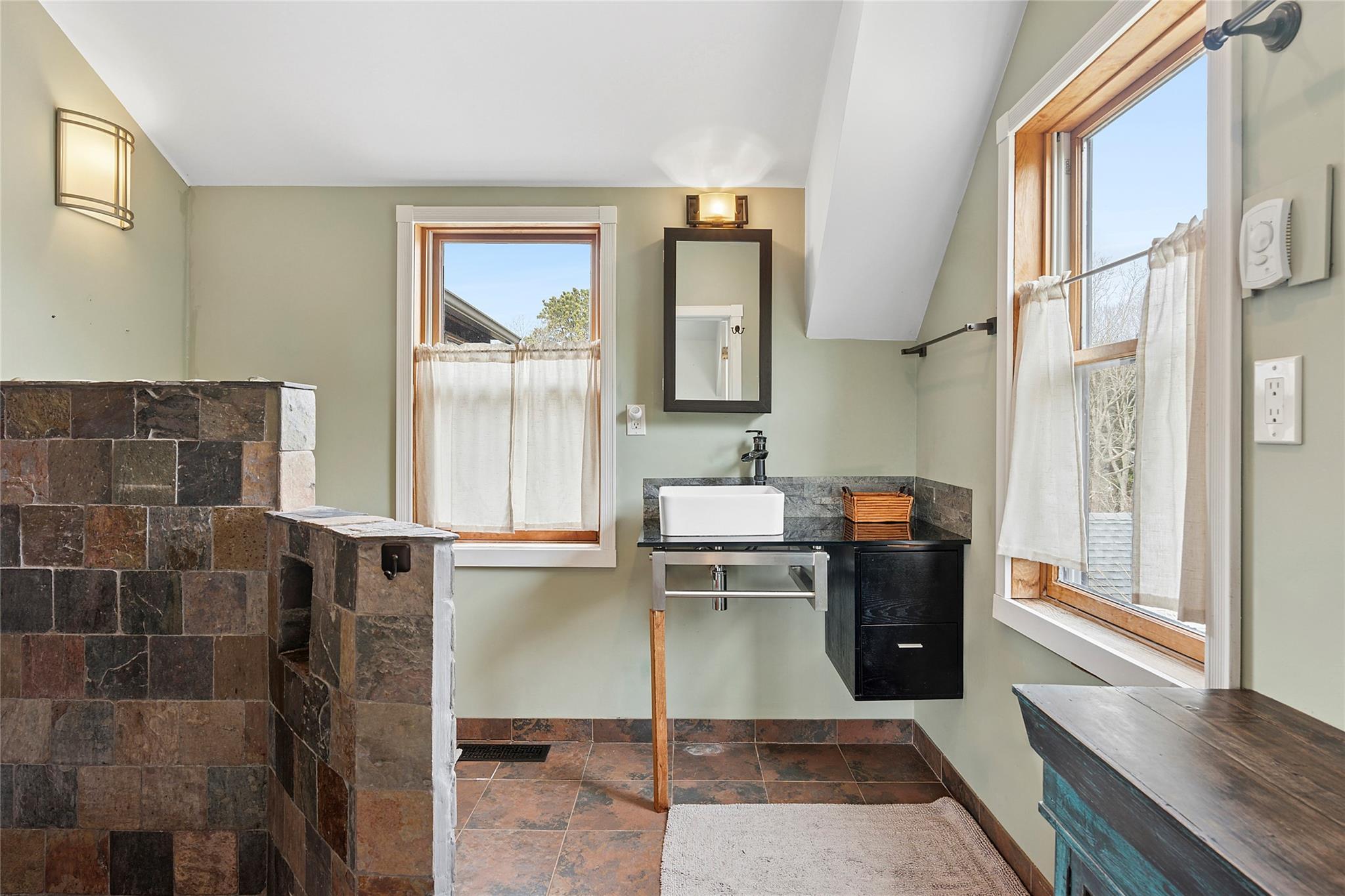 #12 photo, 25 Gardiner Drive, Amagansett , NY 11930