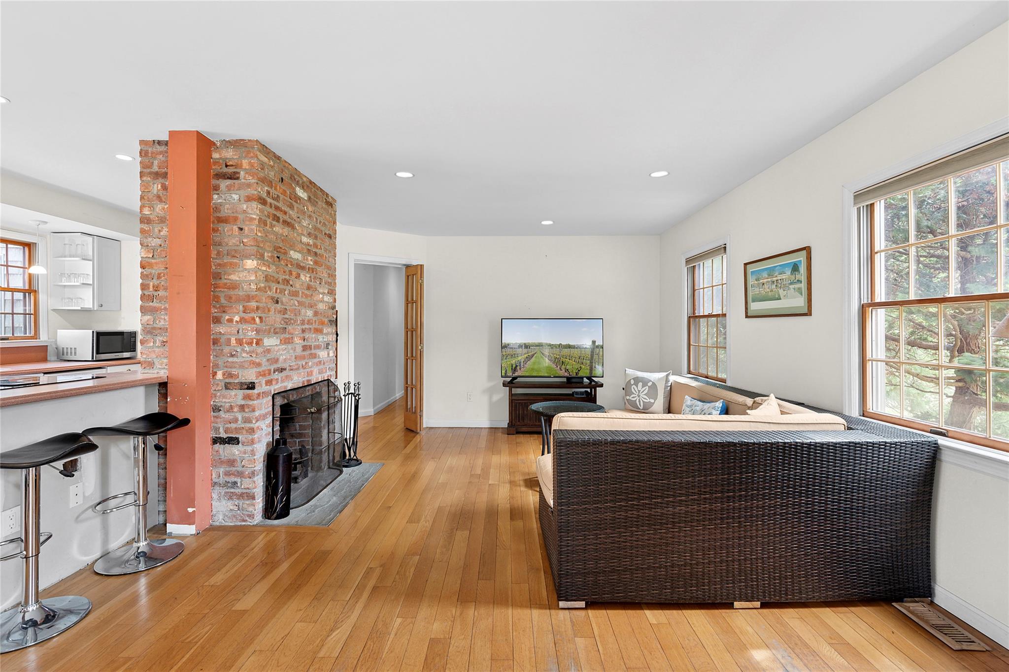 #2 photo, 25 Gardiner Drive, Amagansett , NY 11930