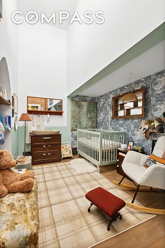 #5 photo, 300 E 4th Street, マンハッタン East Village , NY 10009