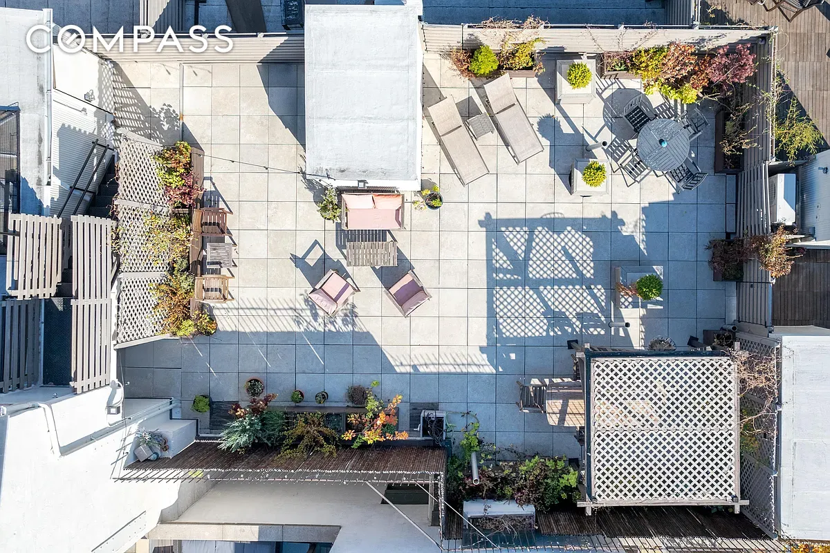 #9 photo, 300 E 4th Street, マンハッタン East Village , NY 10009